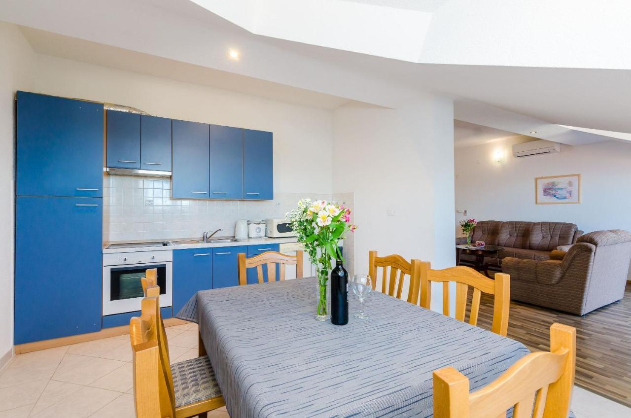 Apartments Zrno 챠브타트 외부 사진