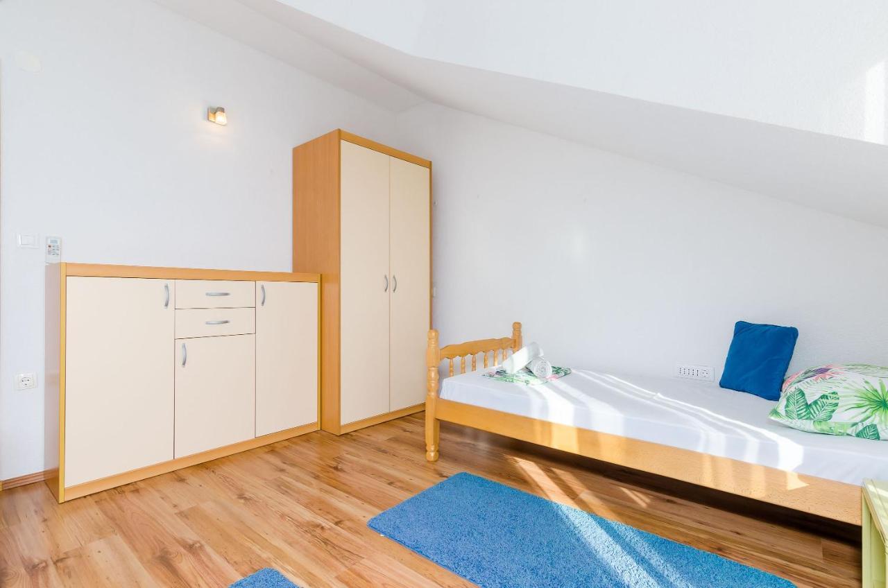 Apartments Zrno 챠브타트 외부 사진
