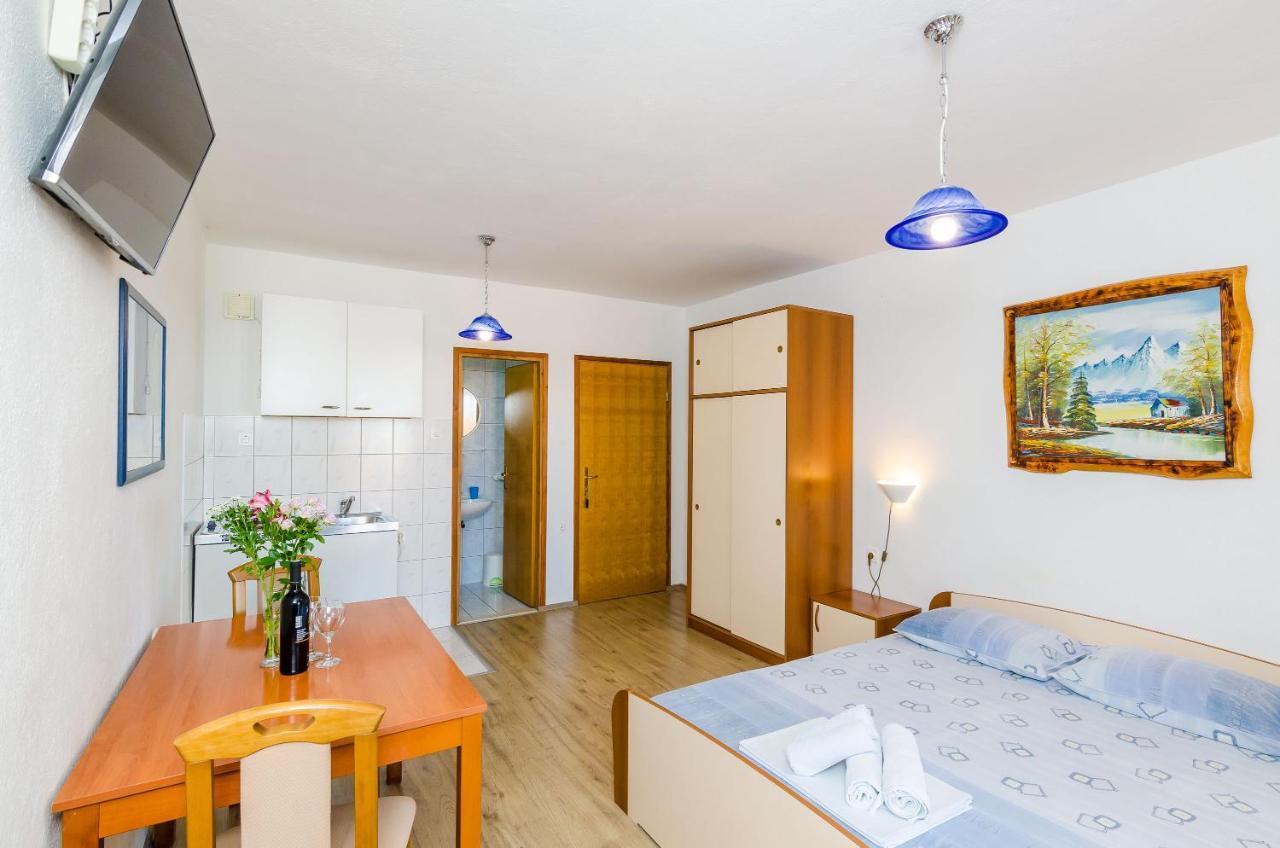 Apartments Zrno 챠브타트 외부 사진