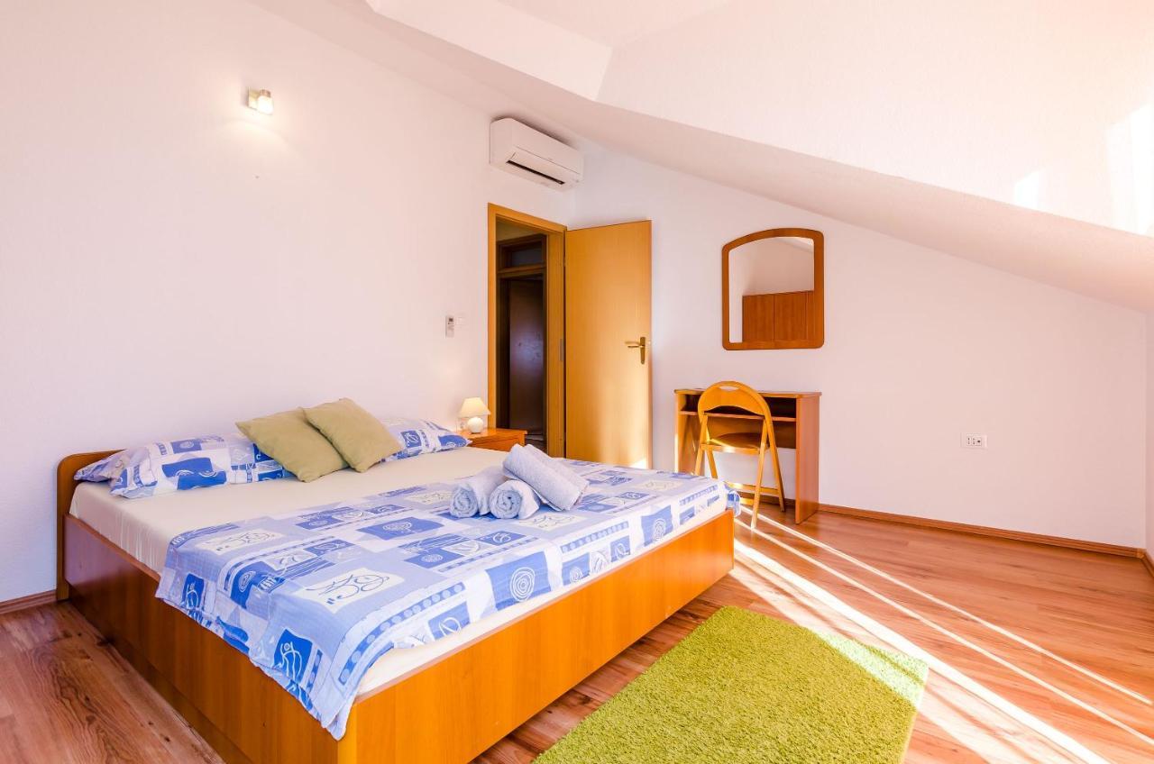 Apartments Zrno 챠브타트 외부 사진