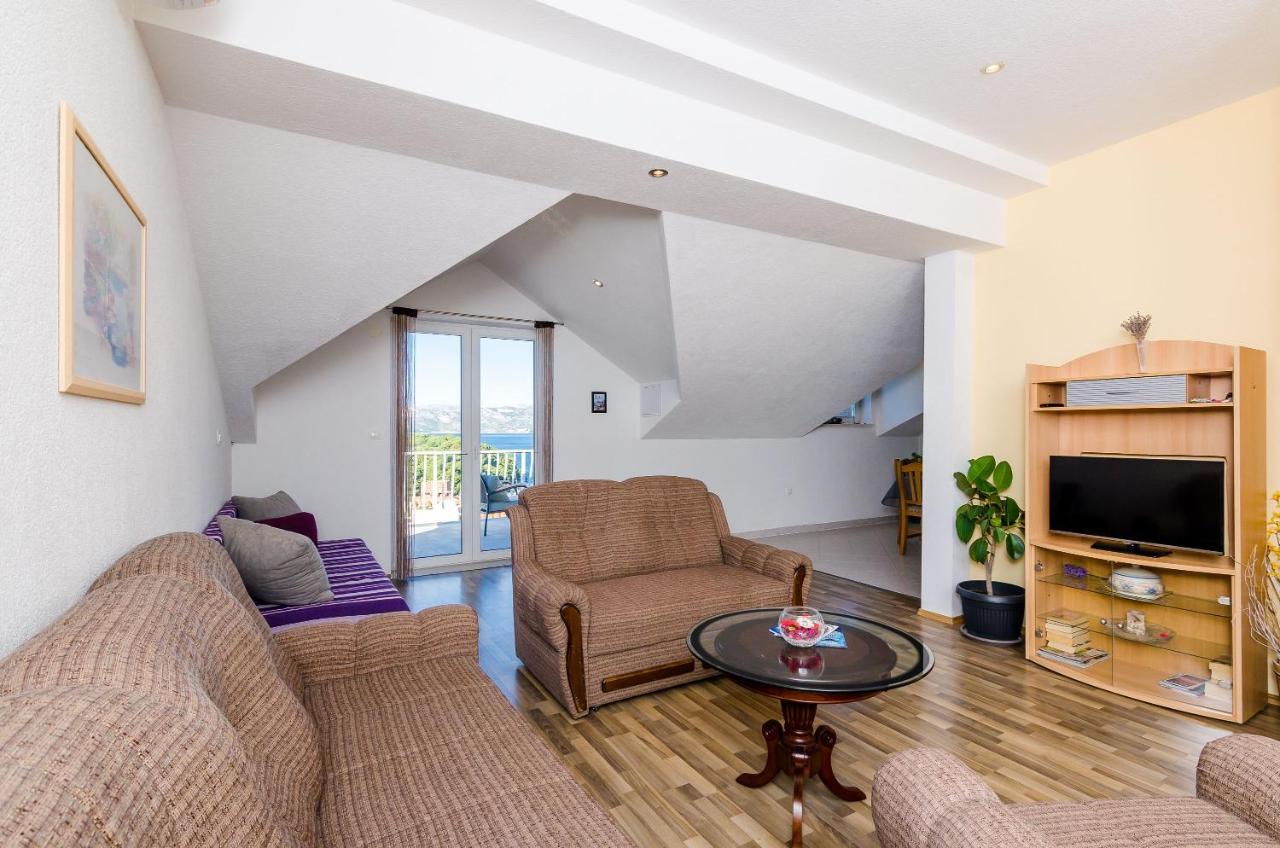 Apartments Zrno 챠브타트 외부 사진