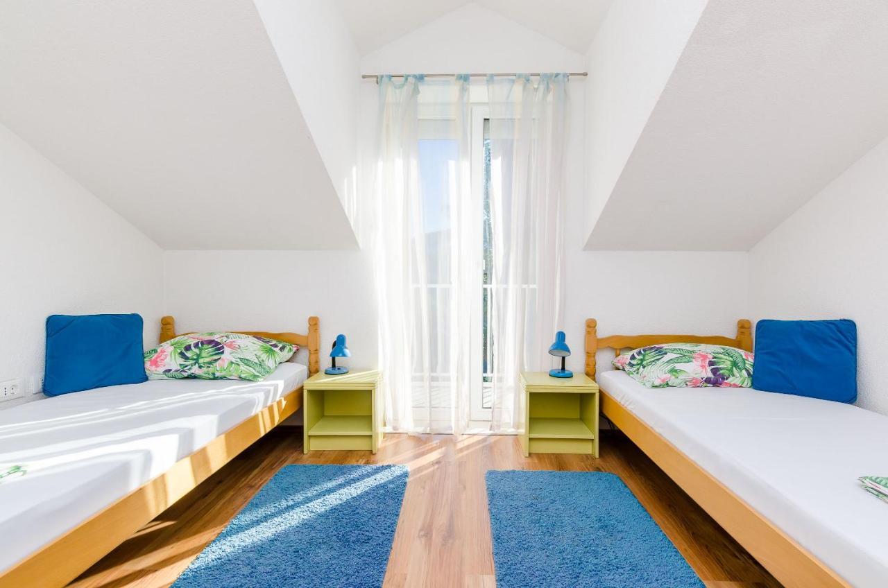 Apartments Zrno 챠브타트 외부 사진
