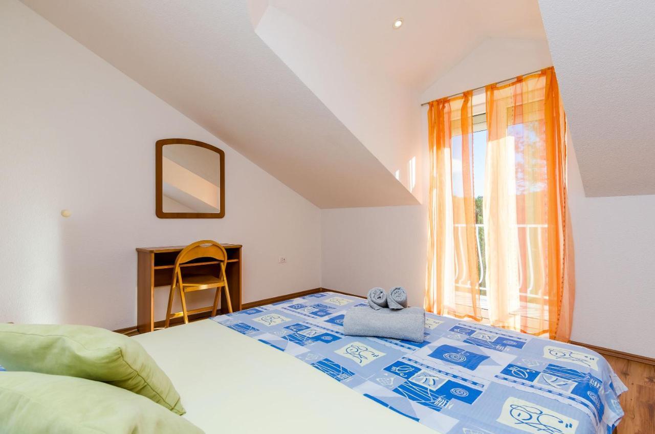 Apartments Zrno 챠브타트 외부 사진