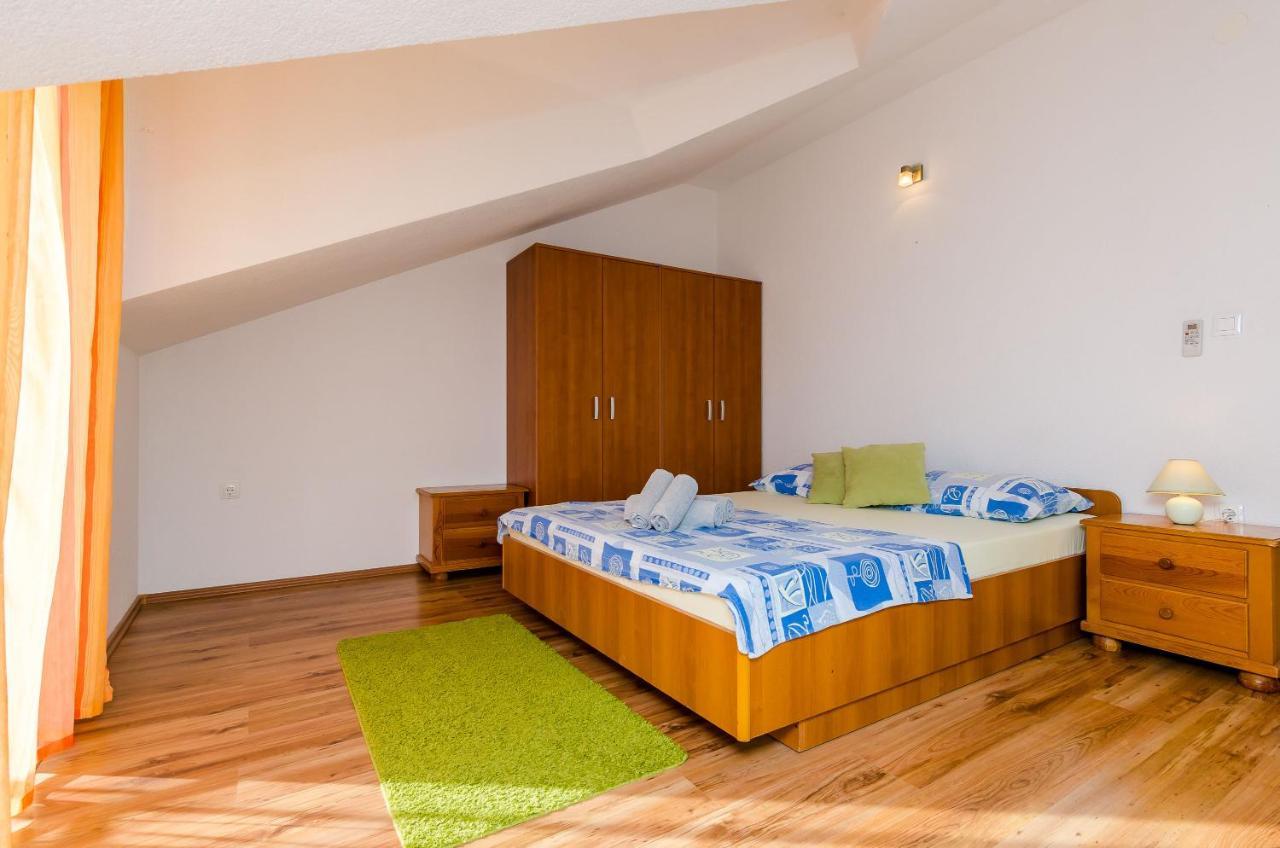 Apartments Zrno 챠브타트 외부 사진