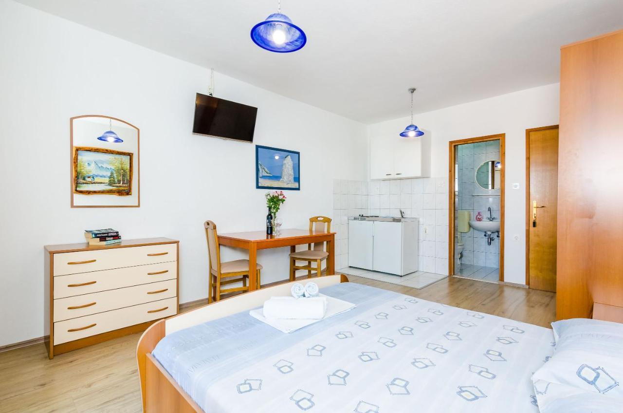 Apartments Zrno 챠브타트 외부 사진
