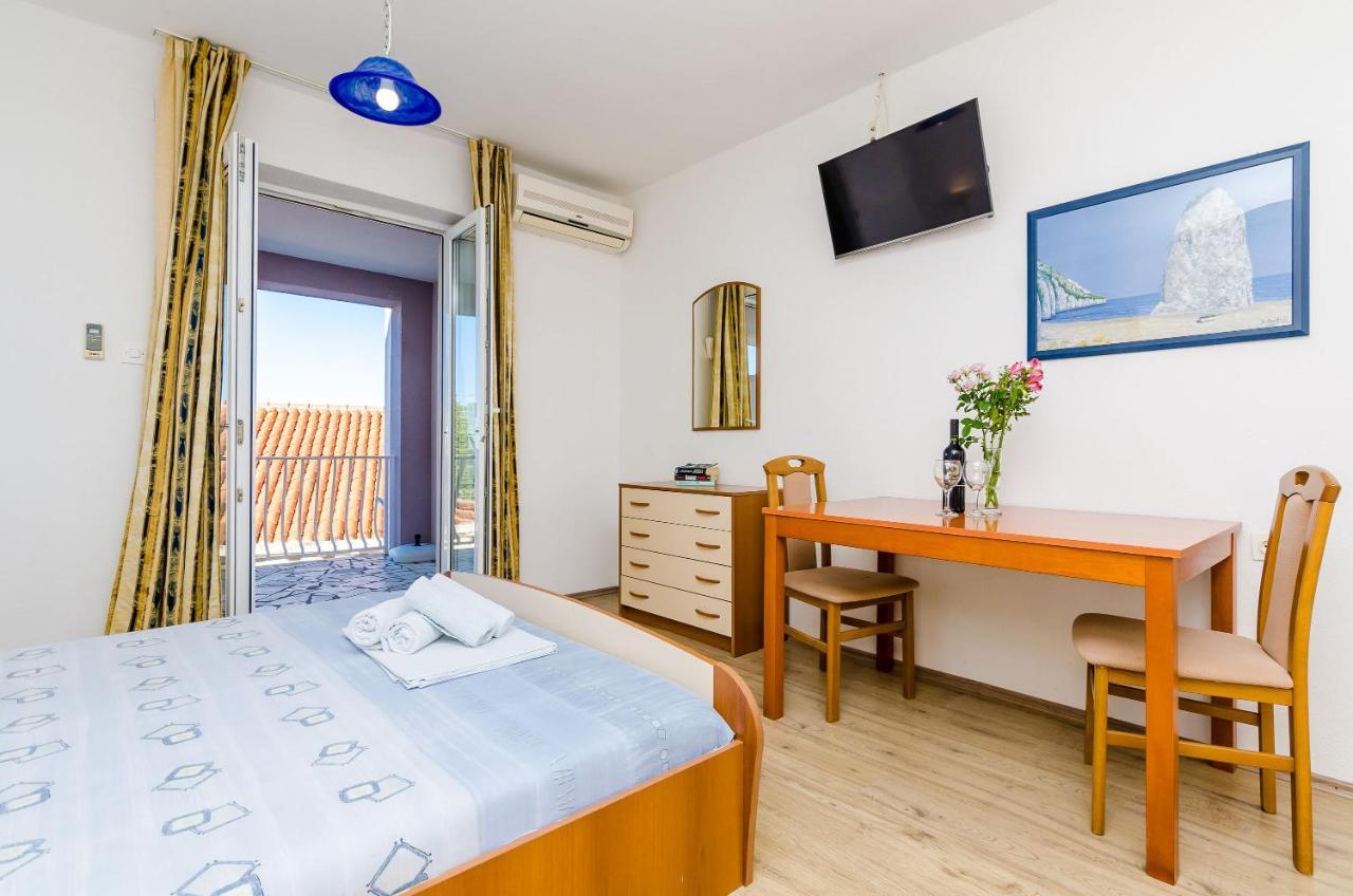 Apartments Zrno 챠브타트 외부 사진