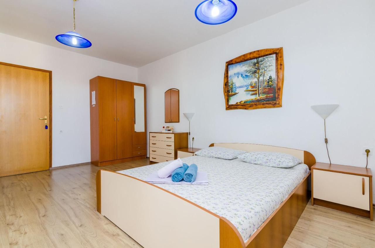 Apartments Zrno 챠브타트 외부 사진